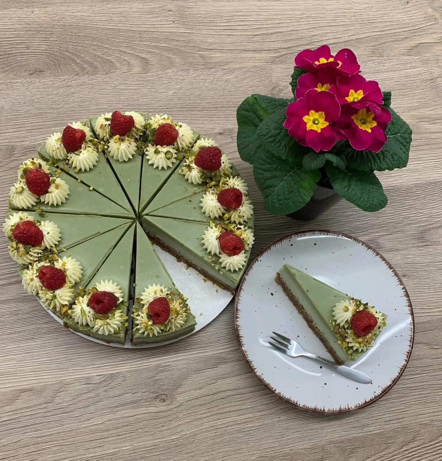 Pistáciový cheesecake